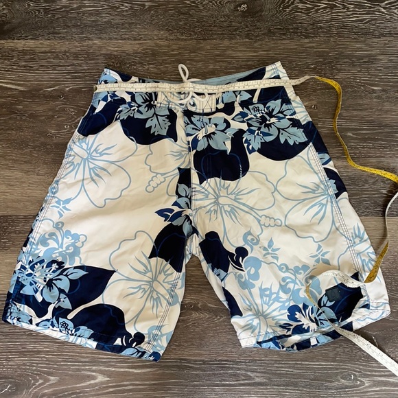 mossimo supply co swim trunks